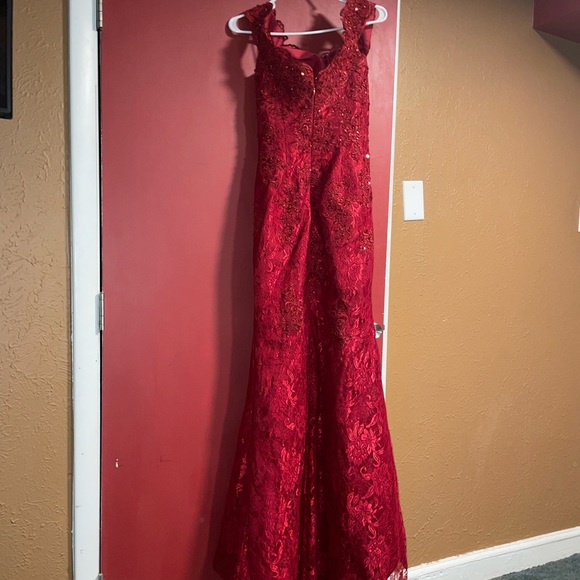 Dress - Picture 7 of 8